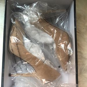 Brand new Boutique 9 Justine suede heels